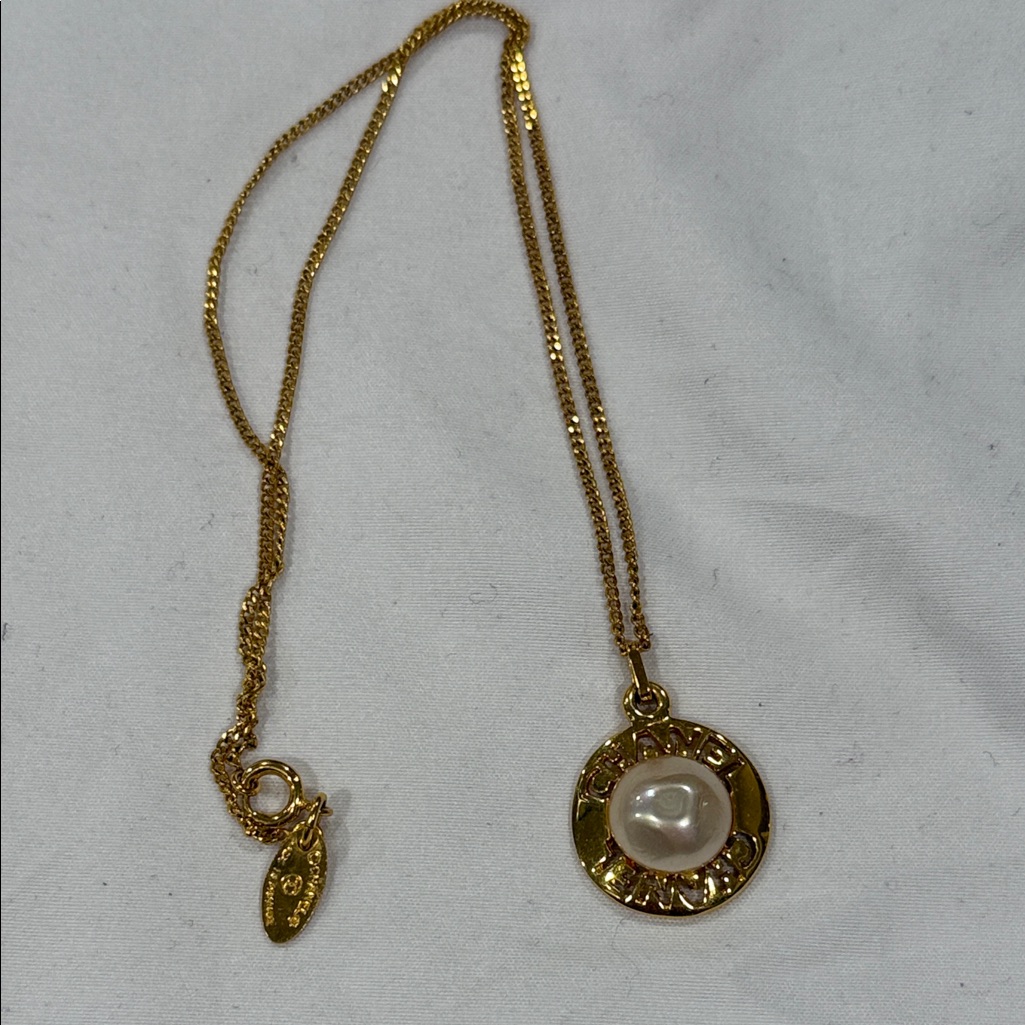 Chanel Cc Elegant Gold Pearl Pendant Necklace